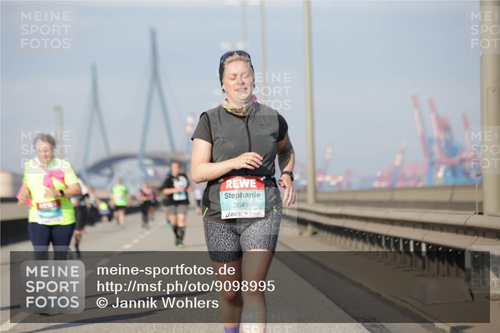 03.10.2025 - Köhlbrandbrückenlauf Jannik Wohlers http://msf.ph/oto/9098995 03.10.2025 10:20:42 Position 3 3649 meine-sportfotos.de