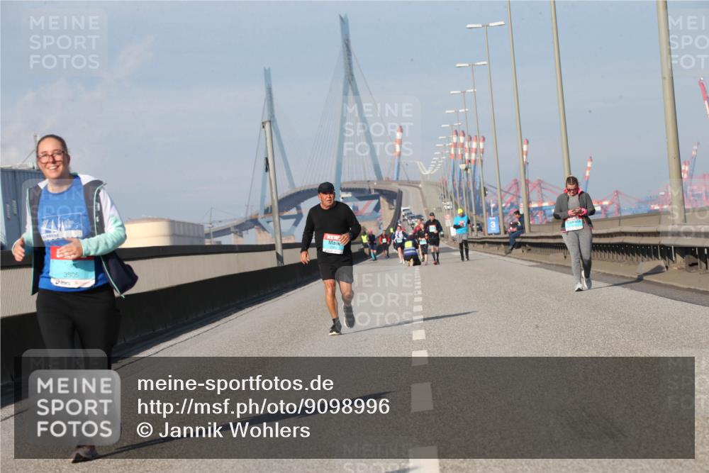 03.10.2025 - Köhlbrandbrückenlauf Jannik Wohlers http://msf.ph/oto/9098996 03.10.2025 10:24:16 Position 3 3805 meine-sportfotos.de