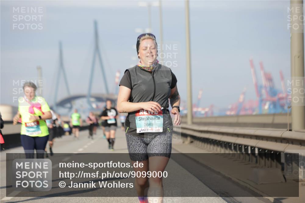 03.10.2025 - Köhlbrandbrückenlauf Jannik Wohlers http://msf.ph/oto/9099000 03.10.2025 10:20:42 Position 3 3649 meine-sportfotos.de
