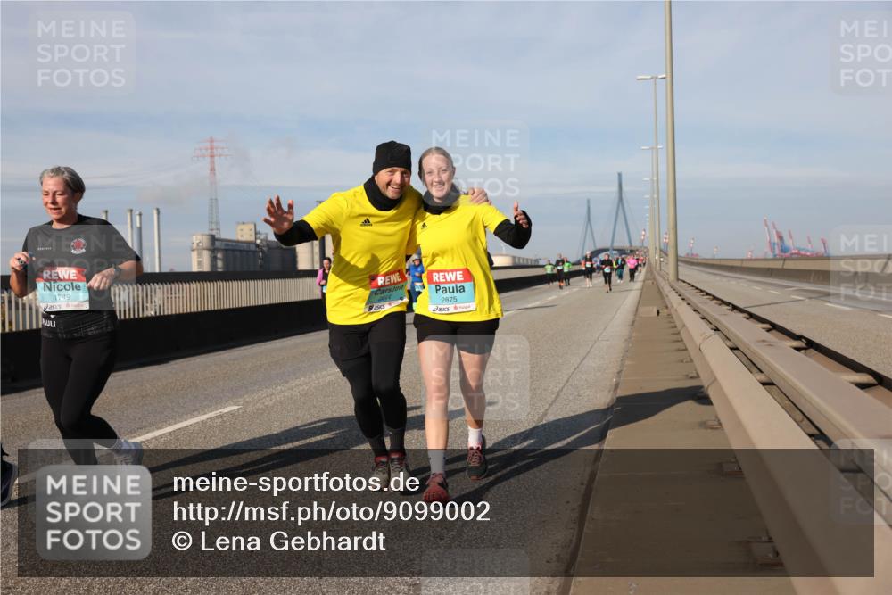 03.10.2025 - Köhlbrandbrückenlauf Lena Gebhardt http://msf.ph/oto/9099002 03.10.2025 10:10:37 Position 2 1749, 2872, 2875 meine-sportfotos.de