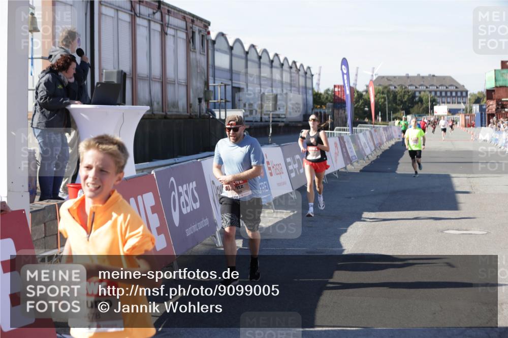 03.10.2025 - Köhlbrandbrückenlauf Jannik Wohlers http://msf.ph/oto/9099005 03.10.2025 12:56:33 Ziel 4054, 4096, 4166, 4170, 4231, 4478, 6266, 6408, 6769 meine-sportfotos.de