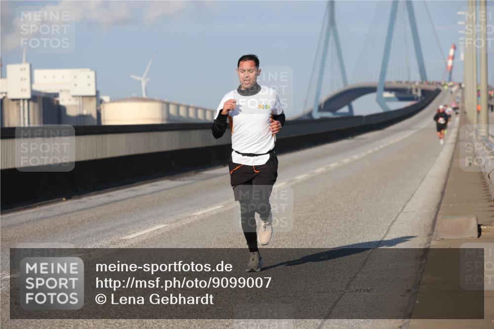 03.10.2025 - Köhlbrandbrückenlauf Lena Gebhardt http://msf.ph/oto/9099007 03.10.2025 09:35:08 Position 2  meine-sportfotos.de