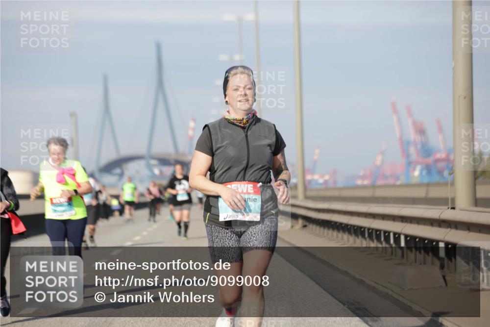 03.10.2025 - Köhlbrandbrückenlauf Jannik Wohlers http://msf.ph/oto/9099008 03.10.2025 10:20:42 Position 3 7145 meine-sportfotos.de