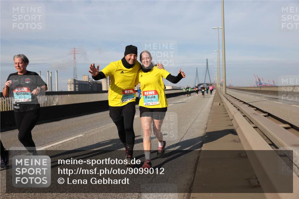 03.10.2025 - Köhlbrandbrückenlauf Lena Gebhardt http://msf.ph/oto/9099012 03.10.2025 10:10:37 Position 2 1749, 2875 meine-sportfotos.de