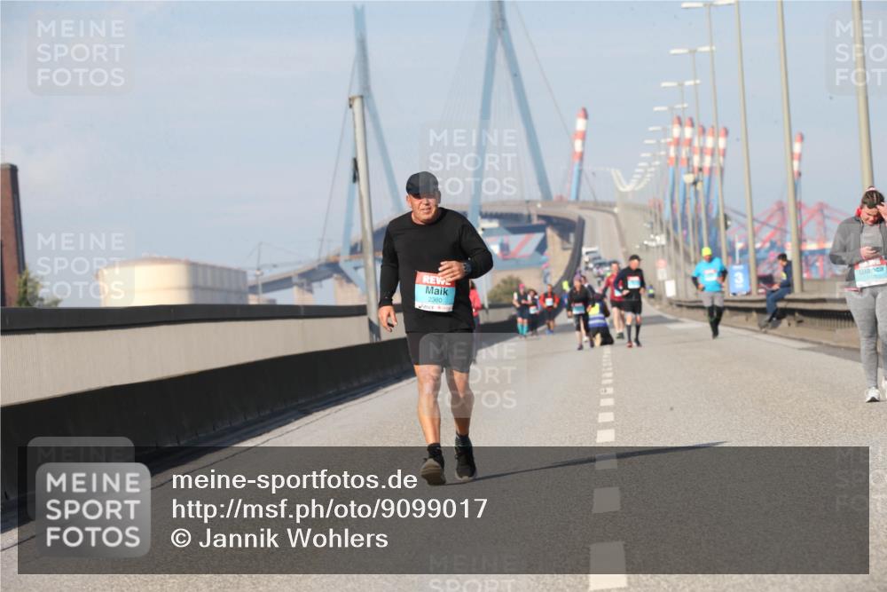 03.10.2025 - Köhlbrandbrückenlauf Jannik Wohlers http://msf.ph/oto/9099017 03.10.2025 10:24:18 Position 3 2360 meine-sportfotos.de