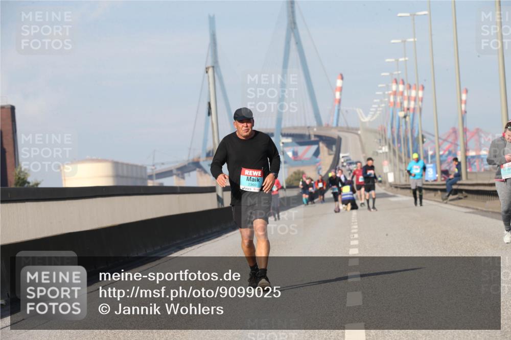 03.10.2025 - Köhlbrandbrückenlauf Jannik Wohlers http://msf.ph/oto/9099025 03.10.2025 10:24:18 Position 3 2360 meine-sportfotos.de