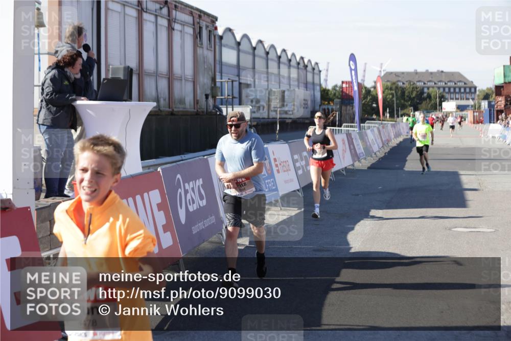 03.10.2025 - Köhlbrandbrückenlauf Jannik Wohlers http://msf.ph/oto/9099030 03.10.2025 12:56:33 Ziel 4054, 4096, 4166, 4170, 4231, 4478, 6266, 6408, 6769 meine-sportfotos.de