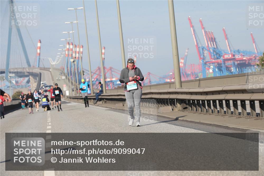 03.10.2025 - Köhlbrandbrückenlauf Jannik Wohlers http://msf.ph/oto/9099047 03.10.2025 10:24:20 Position 3  meine-sportfotos.de
