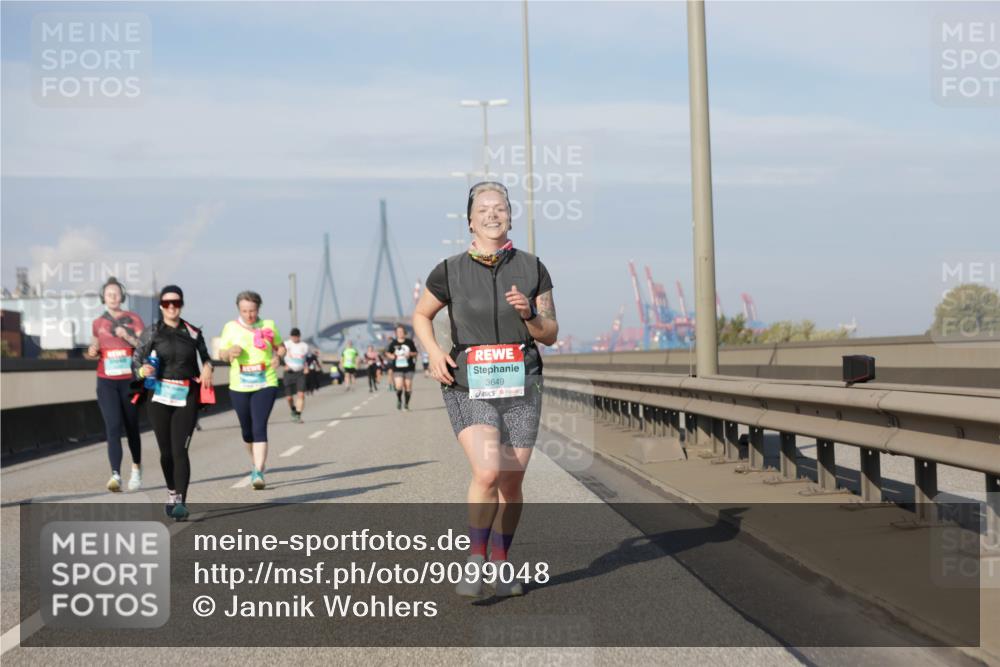 03.10.2025 - Köhlbrandbrückenlauf Jannik Wohlers http://msf.ph/oto/9099048 03.10.2025 10:20:43 Position 3 3649 meine-sportfotos.de