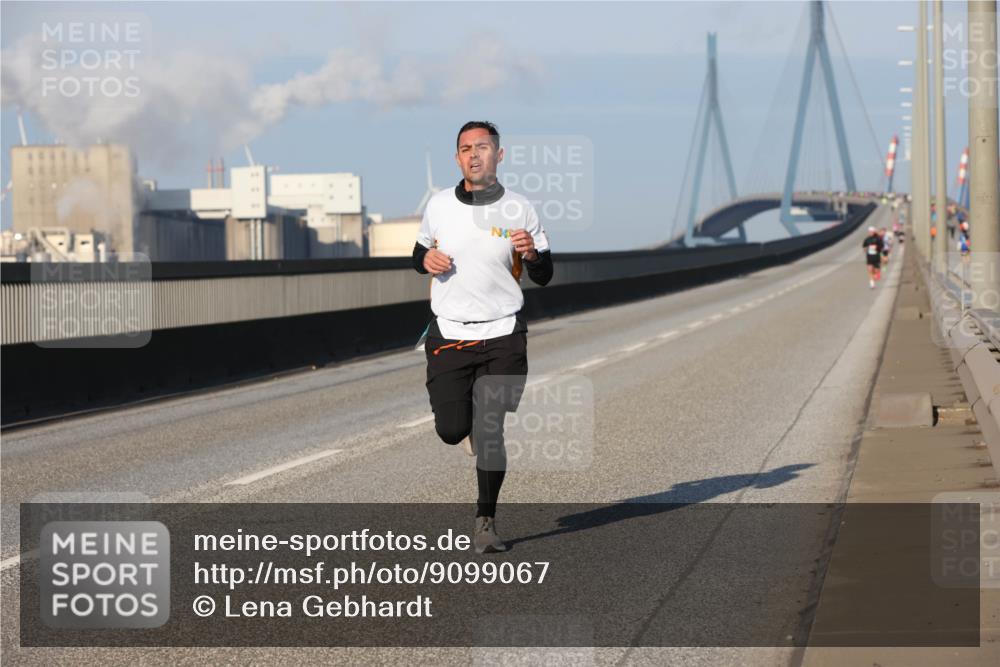 03.10.2025 - Köhlbrandbrückenlauf Lena Gebhardt http://msf.ph/oto/9099067 03.10.2025 09:35:09 Position 2  meine-sportfotos.de