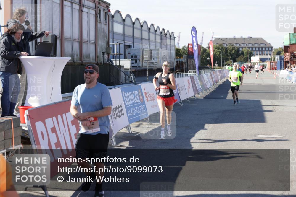03.10.2025 - Köhlbrandbrückenlauf Jannik Wohlers http://msf.ph/oto/9099073 03.10.2025 12:56:33 Ziel 4054, 4096, 4166, 4170, 4231, 4478, 6266, 6408, 6769 meine-sportfotos.de