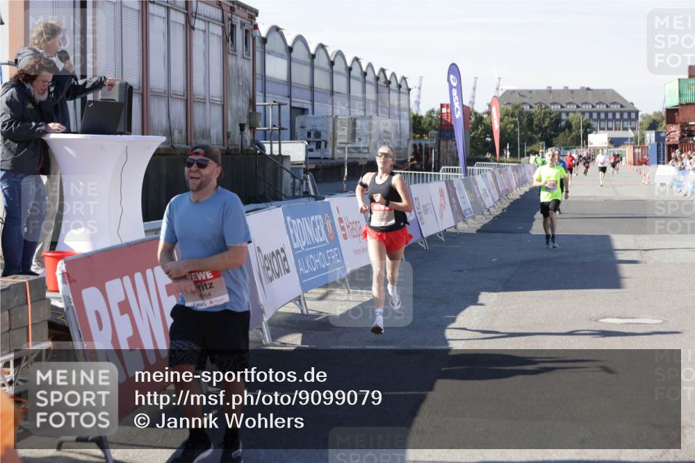 03.10.2025 - Köhlbrandbrückenlauf Jannik Wohlers http://msf.ph/oto/9099079 03.10.2025 12:56:34 Ziel 4054, 4096, 4166, 4170, 4231, 4478, 6266, 6408, 6769 meine-sportfotos.de