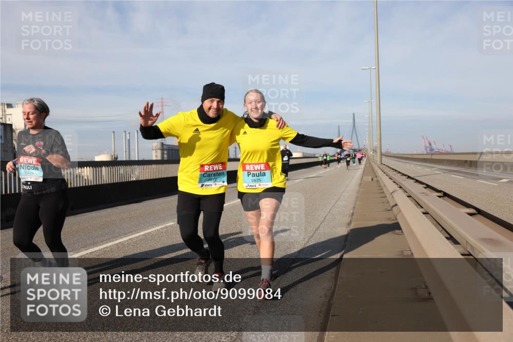 03.10.2025 - Köhlbrandbrückenlauf Lena Gebhardt http://msf.ph/oto/9099084 03.10.2025 10:10:37 Position 2 1749, 2872, 2875 meine-sportfotos.de