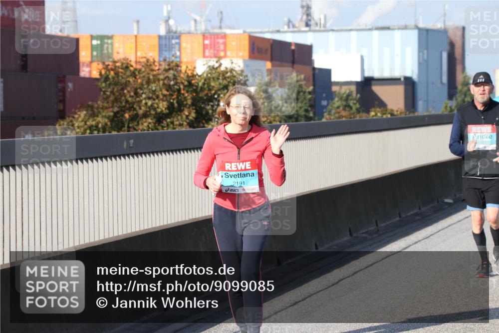 03.10.2025 - Köhlbrandbrückenlauf Jannik Wohlers http://msf.ph/oto/9099085 03.10.2025 10:25:00 Position 3 2191 meine-sportfotos.de