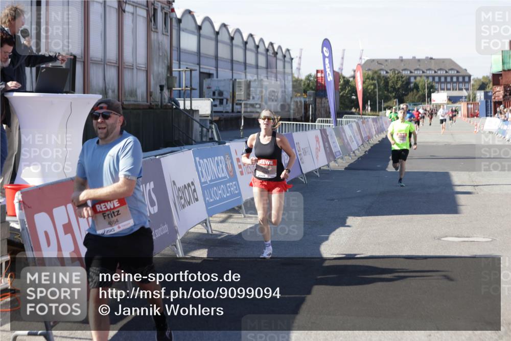 03.10.2025 - Köhlbrandbrückenlauf Jannik Wohlers http://msf.ph/oto/9099094 03.10.2025 12:56:34 Ziel 4054, 4096, 4166, 4170, 4231, 4478, 6266, 6408, 6769 meine-sportfotos.de