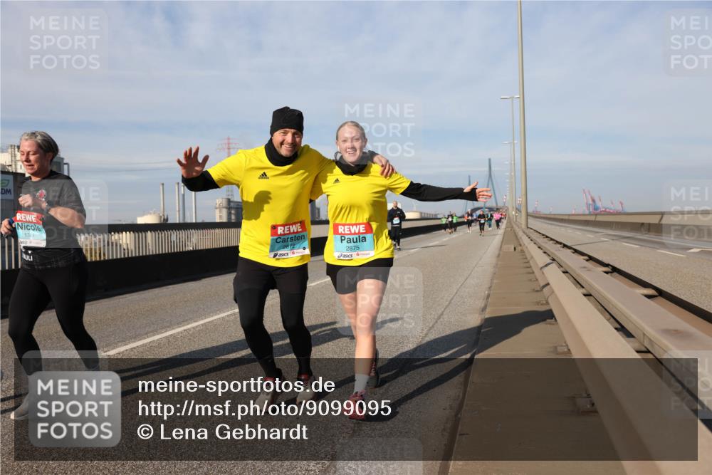 03.10.2025 - Köhlbrandbrückenlauf Lena Gebhardt http://msf.ph/oto/9099095 03.10.2025 10:10:37 Position 2 1749, 2875 meine-sportfotos.de