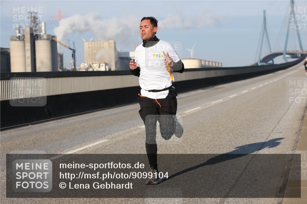 03.10.2025 - Köhlbrandbrückenlauf Lena Gebhardt http://msf.ph/oto/9099104 03.10.2025 09:35:10 Position 2  meine-sportfotos.de