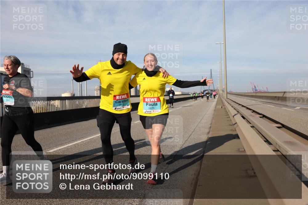 03.10.2025 - Köhlbrandbrückenlauf Lena Gebhardt http://msf.ph/oto/9099110 03.10.2025 10:10:37 Position 2 1749, 287, 2875 meine-sportfotos.de