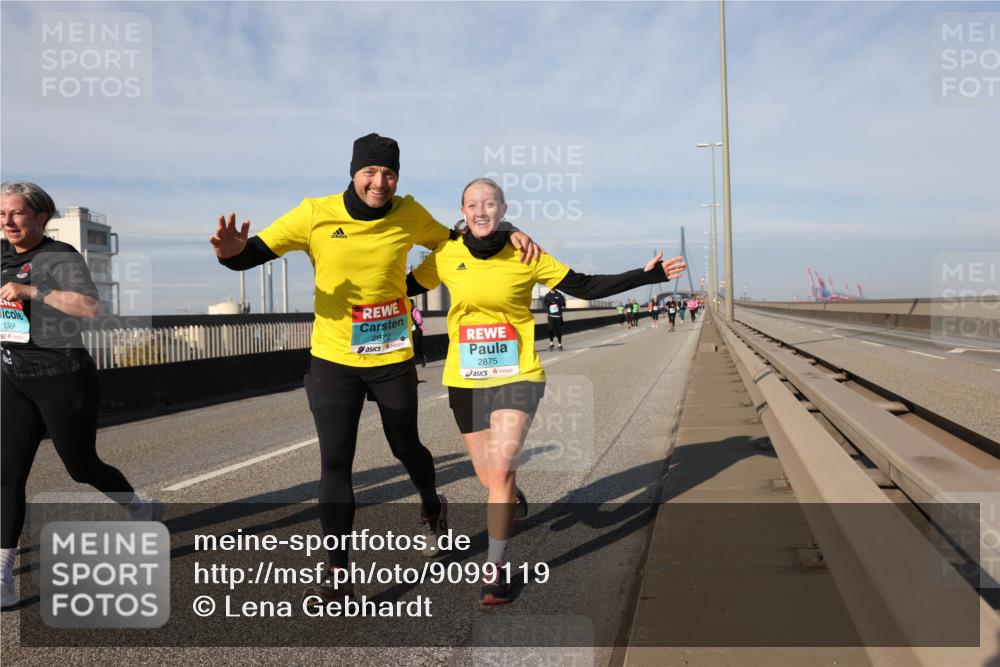 03.10.2025 - Köhlbrandbrückenlauf Lena Gebhardt http://msf.ph/oto/9099119 03.10.2025 10:10:38 Position 2 1749, 28, 2875 meine-sportfotos.de