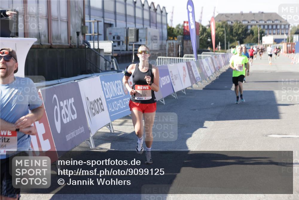 03.10.2025 - Köhlbrandbrückenlauf Jannik Wohlers http://msf.ph/oto/9099125 03.10.2025 12:56:34 Ziel 4054, 4096, 4166, 4170, 4231, 4478, 6266, 6408, 6769 meine-sportfotos.de