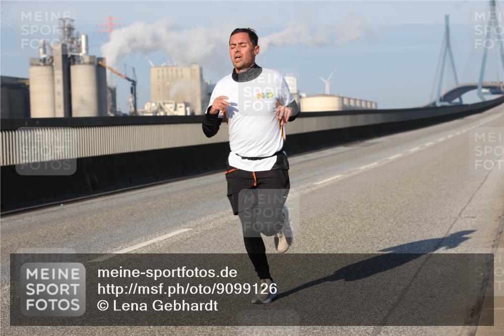 03.10.2025 - Köhlbrandbrückenlauf Lena Gebhardt http://msf.ph/oto/9099126 03.10.2025 09:35:10 Position 2  meine-sportfotos.de