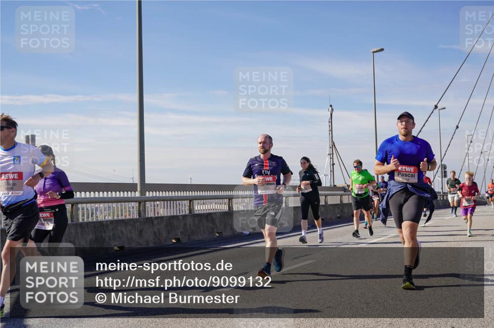 03.10.2025 - Köhlbrandbrückenlauf Michael Burmester http://msf.ph/oto/9099132 03.10.2025 12:45:22 Position 2 6805, 6034 meine-sportfotos.de