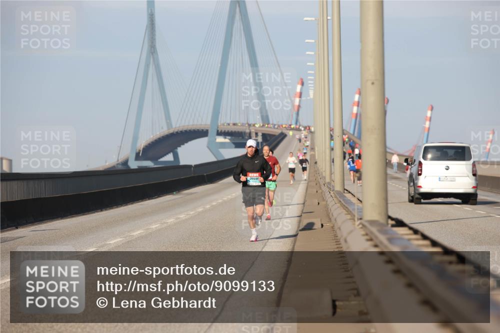 03.10.2025 - Köhlbrandbrückenlauf Lena Gebhardt http://msf.ph/oto/9099133 03.10.2025 09:35:20 Position 2  meine-sportfotos.de