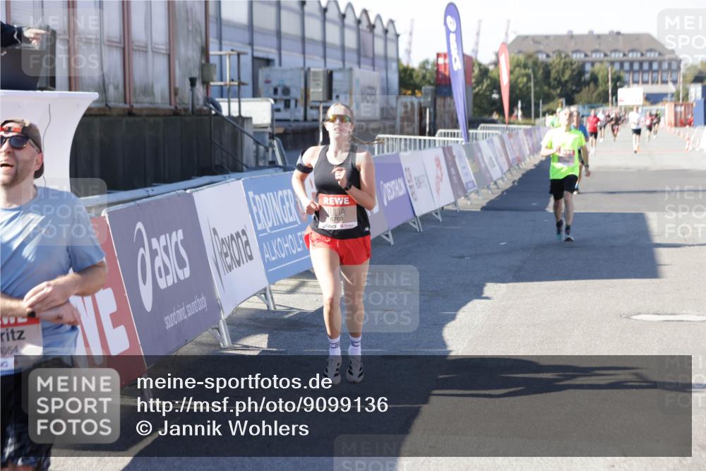 03.10.2025 - Köhlbrandbrückenlauf Jannik Wohlers http://msf.ph/oto/9099136 03.10.2025 12:56:34 Ziel 4054, 4096, 4166, 4170, 4231, 4478, 6266, 6408, 6769 meine-sportfotos.de