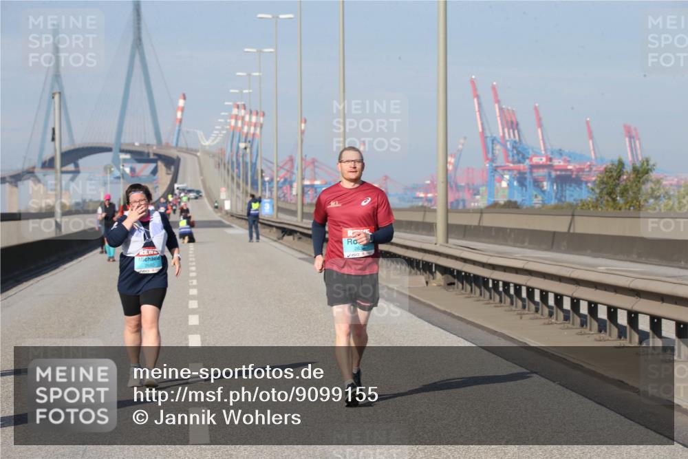 03.10.2025 - Köhlbrandbrückenlauf Jannik Wohlers http://msf.ph/oto/9099155 03.10.2025 10:25:03 Position 3 263 meine-sportfotos.de