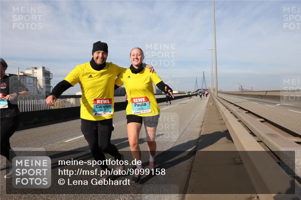 03.10.2025 - Köhlbrandbrückenlauf Lena Gebhardt http://msf.ph/oto/9099158 03.10.2025 10:10:38 Position 2 2872, 2875 meine-sportfotos.de