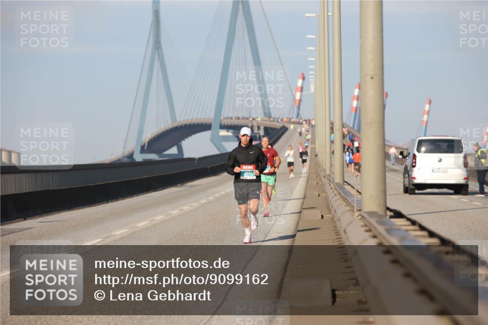 03.10.2025 - Köhlbrandbrückenlauf Lena Gebhardt http://msf.ph/oto/9099162 03.10.2025 09:35:22 Position 2 771 meine-sportfotos.de