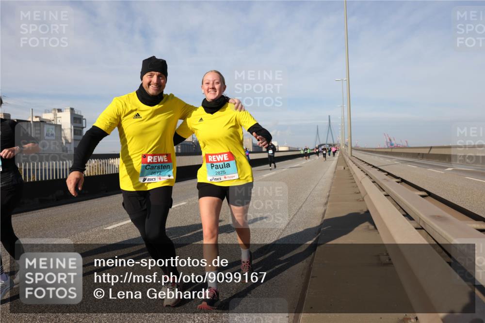 03.10.2025 - Köhlbrandbrückenlauf Lena Gebhardt http://msf.ph/oto/9099167 03.10.2025 10:10:38 Position 2 2872, 2875 meine-sportfotos.de