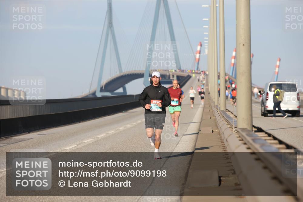 03.10.2025 - Köhlbrandbrückenlauf Lena Gebhardt http://msf.ph/oto/9099198 03.10.2025 09:35:23 Position 2  meine-sportfotos.de