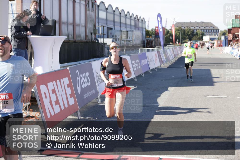 03.10.2025 - Köhlbrandbrückenlauf Jannik Wohlers http://msf.ph/oto/9099205 03.10.2025 12:56:35 Ziel 4054, 4096, 4170, 4231, 4478, 5091, 6266, 6408, 6769 meine-sportfotos.de