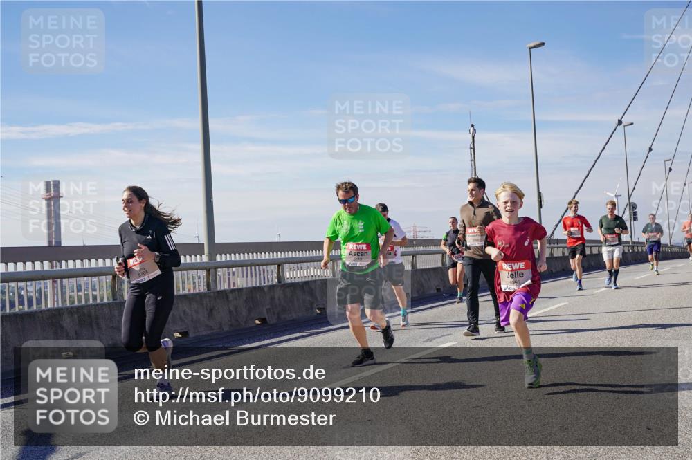 03.10.2025 - Köhlbrandbrückenlauf Michael Burmester http://msf.ph/oto/9099210 03.10.2025 12:45:24 Position 2 6764, 6349, 6056 meine-sportfotos.de