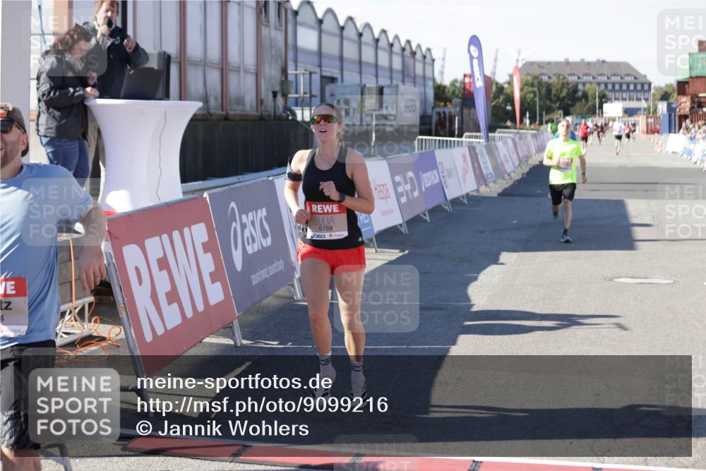 03.10.2025 - Köhlbrandbrückenlauf Jannik Wohlers http://msf.ph/oto/9099216 03.10.2025 12:56:35 Ziel 4054, 4096, 4170, 4231, 4478, 5091, 6266, 6408, 6769 meine-sportfotos.de