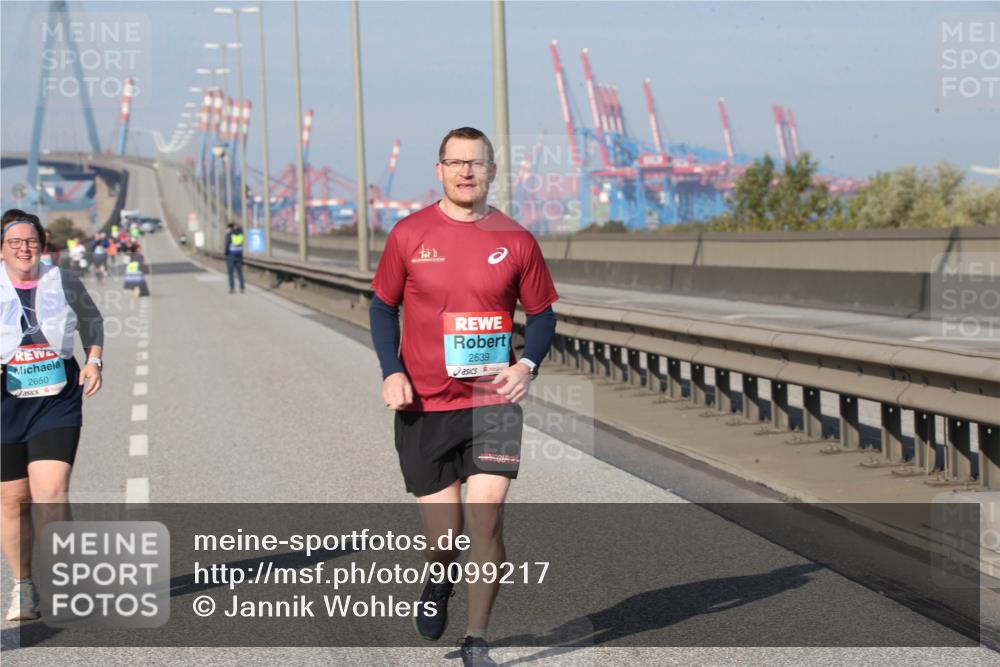 03.10.2025 - Köhlbrandbrückenlauf Jannik Wohlers http://msf.ph/oto/9099217 03.10.2025 10:25:05 Position 3 2650, 2639 meine-sportfotos.de