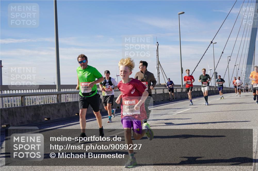 03.10.2025 - Köhlbrandbrückenlauf Michael Burmester http://msf.ph/oto/9099227 03.10.2025 12:45:25 Position 2 6349, 6056 meine-sportfotos.de