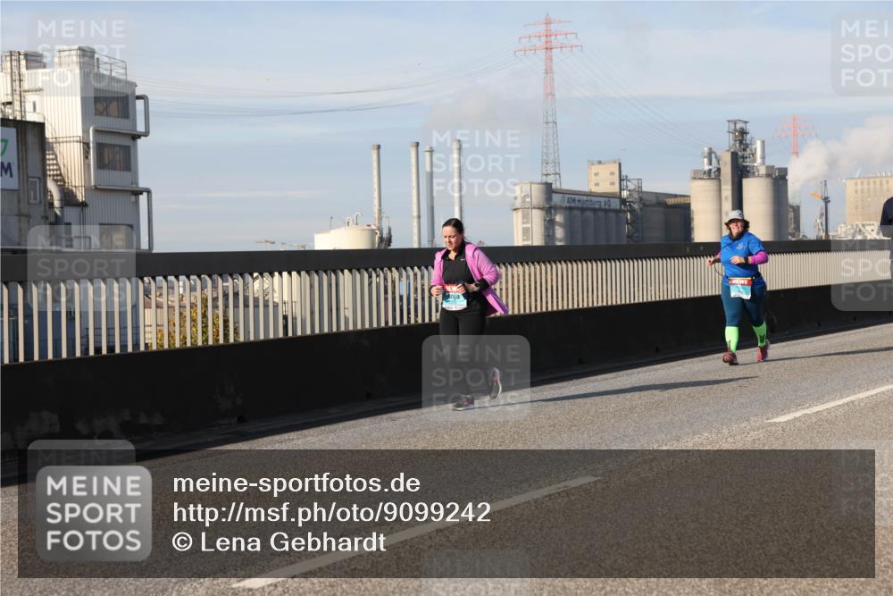 03.10.2025 - Köhlbrandbrückenlauf Lena Gebhardt http://msf.ph/oto/9099242 03.10.2025 10:10:40 Position 2  meine-sportfotos.de