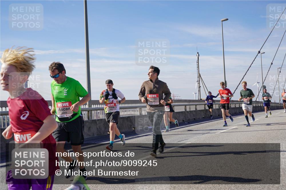 03.10.2025 - Köhlbrandbrückenlauf Michael Burmester http://msf.ph/oto/9099245 03.10.2025 12:45:25 Position 2 6349 meine-sportfotos.de