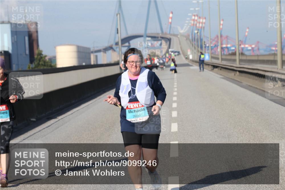 03.10.2025 - Köhlbrandbrückenlauf Jannik Wohlers http://msf.ph/oto/9099246 03.10.2025 10:25:07 Position 3 36, 2650 meine-sportfotos.de