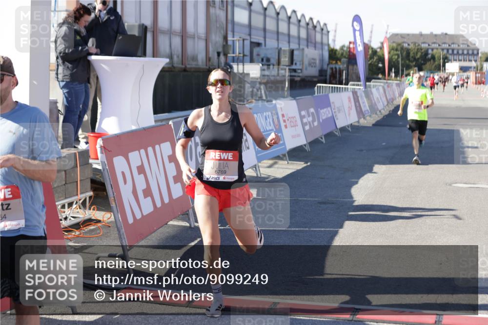 03.10.2025 - Köhlbrandbrückenlauf Jannik Wohlers http://msf.ph/oto/9099249 03.10.2025 12:56:35 Ziel 4054, 4096, 4170, 4231, 4478, 5091, 6266, 6408, 6769 meine-sportfotos.de