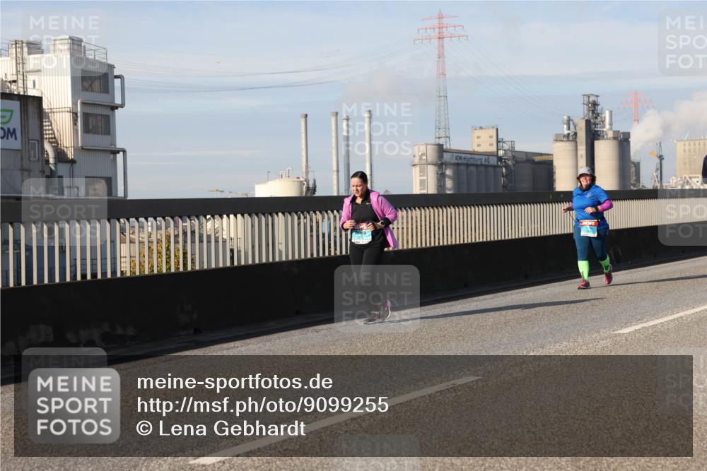 03.10.2025 - Köhlbrandbrückenlauf Lena Gebhardt http://msf.ph/oto/9099255 03.10.2025 10:10:40 Position 2  meine-sportfotos.de
