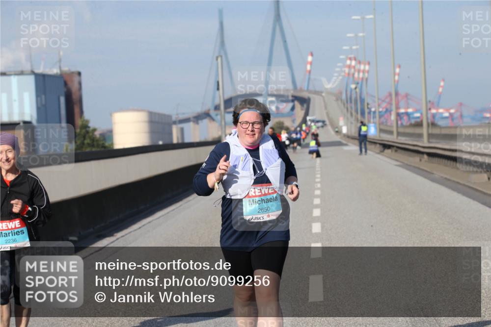 03.10.2025 - Köhlbrandbrückenlauf Jannik Wohlers http://msf.ph/oto/9099256 03.10.2025 10:25:08 Position 3 2236, 2650 meine-sportfotos.de