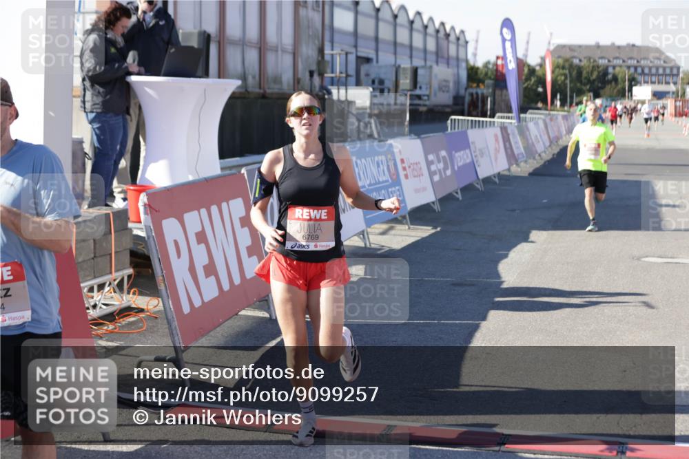 03.10.2025 - Köhlbrandbrückenlauf Jannik Wohlers http://msf.ph/oto/9099257 03.10.2025 12:56:35 Ziel 4054, 4096, 4170, 4231, 4478, 5091, 6266, 6408, 6769 meine-sportfotos.de