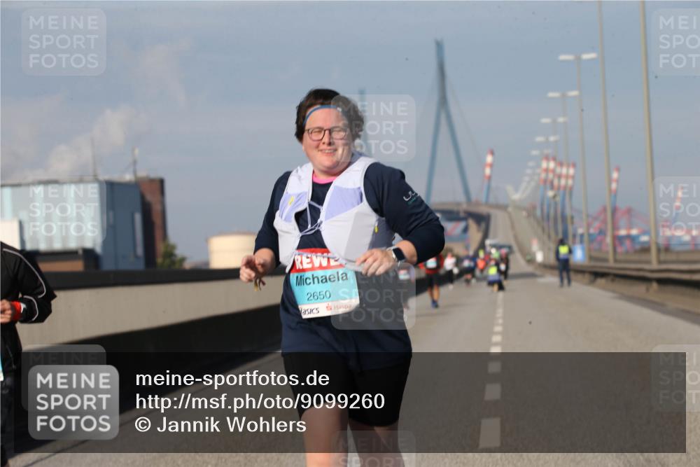 03.10.2025 - Köhlbrandbrückenlauf Jannik Wohlers http://msf.ph/oto/9099260 03.10.2025 10:25:09 Position 3 2650 meine-sportfotos.de