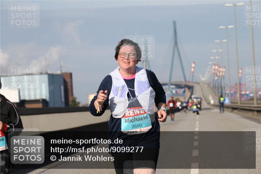 03.10.2025 - Köhlbrandbrückenlauf Jannik Wohlers http://msf.ph/oto/9099277 03.10.2025 10:25:09 Position 3 2650 meine-sportfotos.de