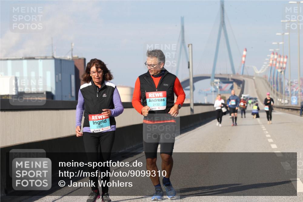 03.10.2025 - Köhlbrandbrückenlauf Jannik Wohlers http://msf.ph/oto/9099310 03.10.2025 10:25:43 Position 3 2490, 2132 meine-sportfotos.de