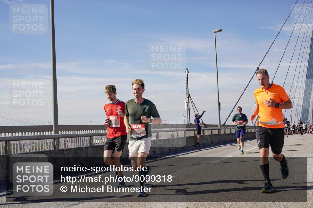 03.10.2025 - Köhlbrandbrückenlauf Michael Burmester http://msf.ph/oto/9099318 03.10.2025 12:45:28 Position 2 6799 meine-sportfotos.de