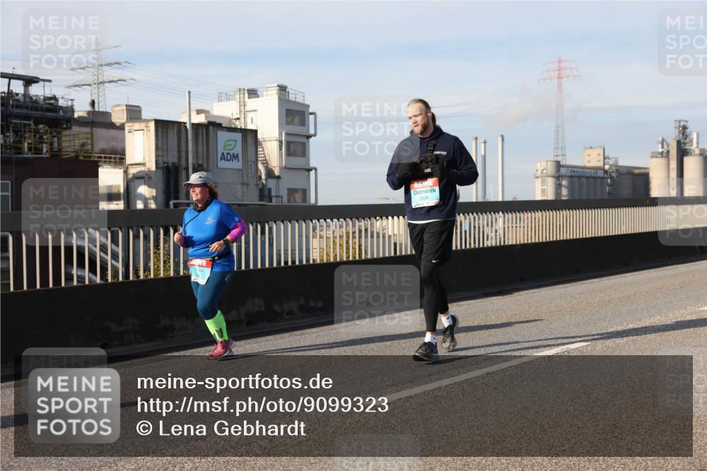 03.10.2025 - Köhlbrandbrückenlauf Lena Gebhardt http://msf.ph/oto/9099323 03.10.2025 10:10:44 Position 2 2838 meine-sportfotos.de
